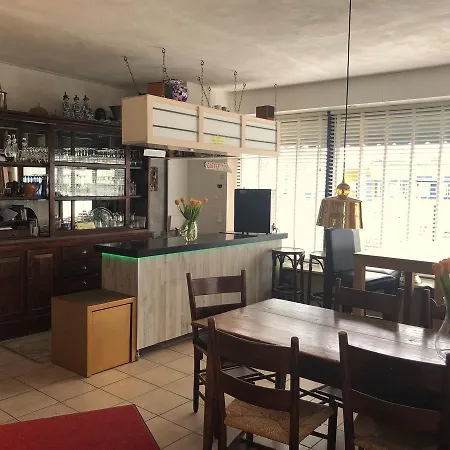 Anna فندق زاندفورت